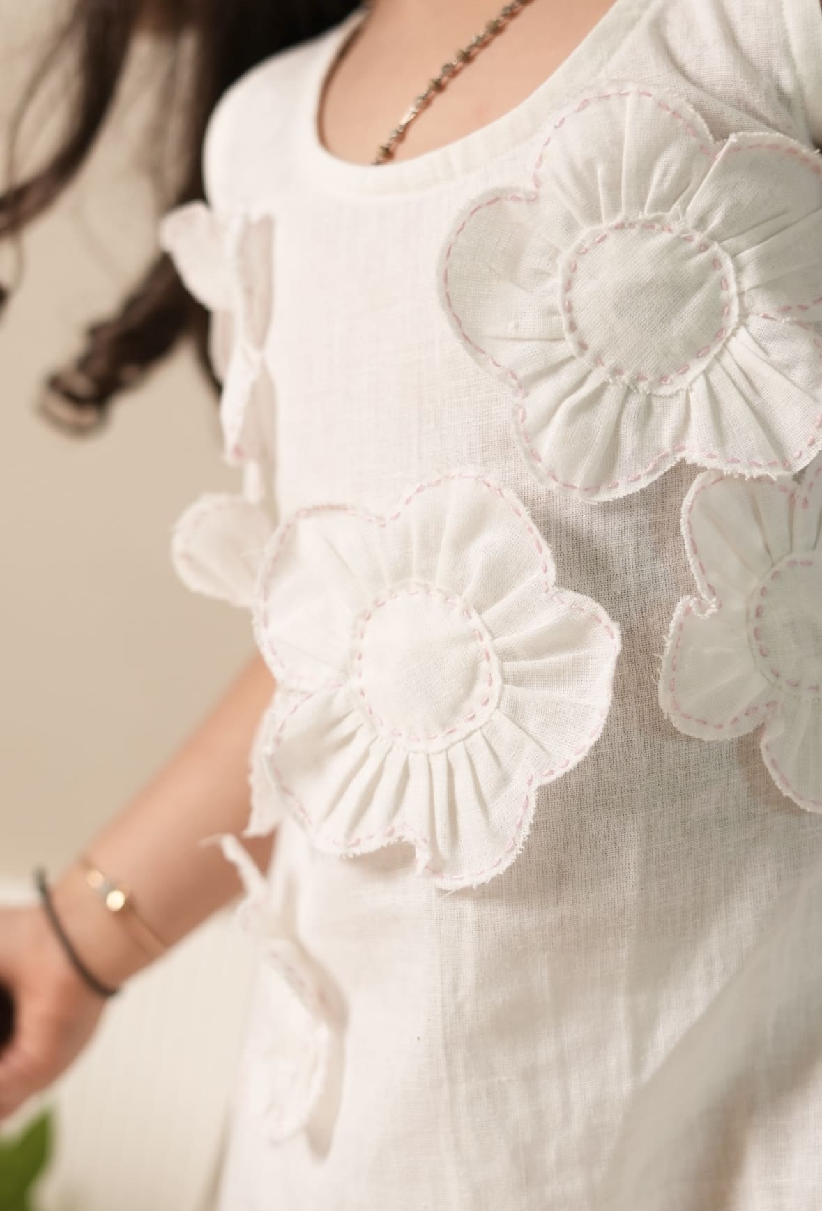 Linen lily